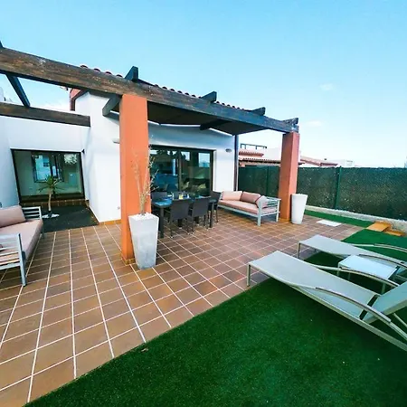 Villa James Villa *