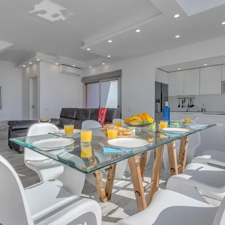 Luxury House Ocean Views *