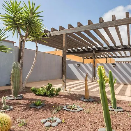 Mar Castillo Villa