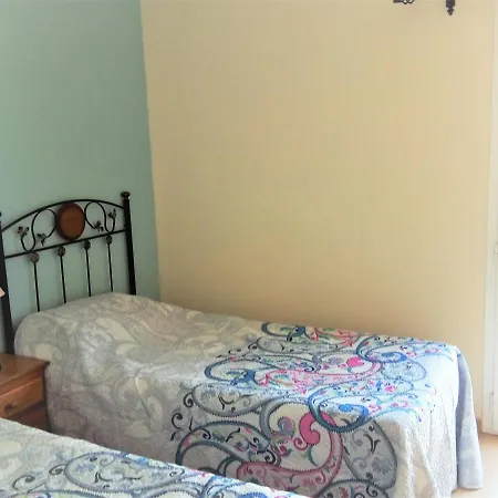 Litha House, 3 Bed Set Over 3 Floors 2 Mins From And Amenities * Caleta De Fuste