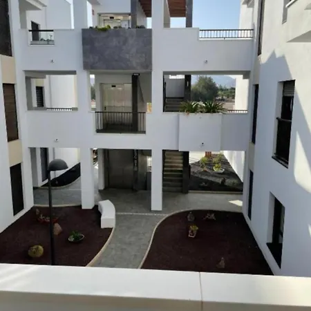 View Luxury Apartment: Beachfront Golf Retreat Apartment *