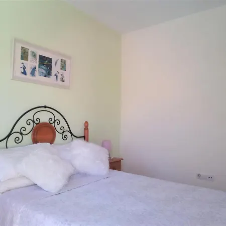 Litha House, 3 Bed Set Over 3 Floors 2 Mins From And Amenities Caleta De Fuste