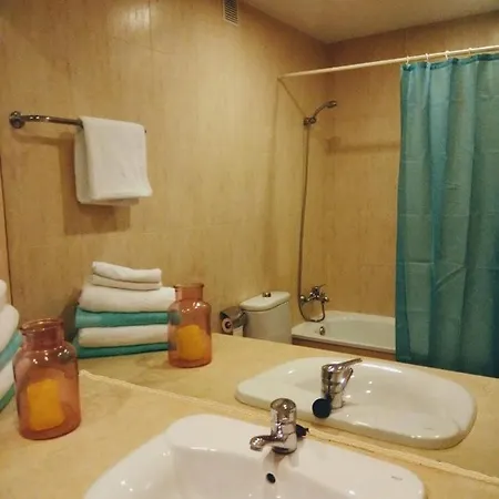 Apartment Litha House, 3 Bed Set Over 3 Floors 2 Mins From And Amenities Caleta De Fuste