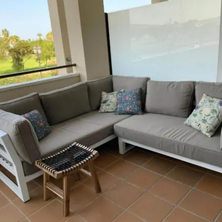 View Luxury Apartment: Beachfront Golf Retreat Apartment *