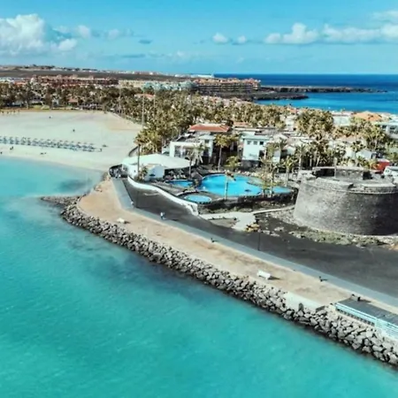 View Luxury Apartment: Beachfront Golf Retreat Apartment Caleta De Fuste