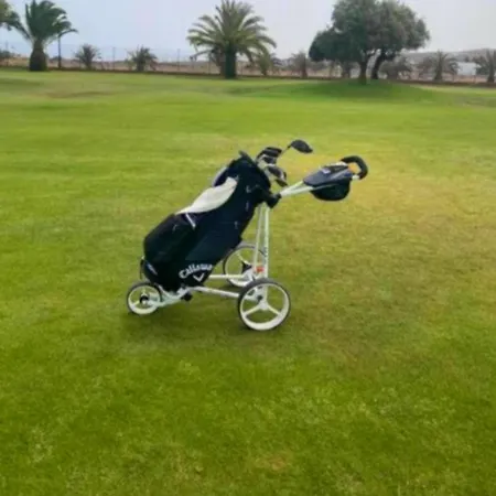View Luxury Apartment: Beachfront Golf Retreat *