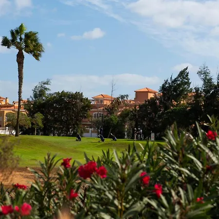 View Luxury Apartment: Beachfront Golf Retreat Apartment *