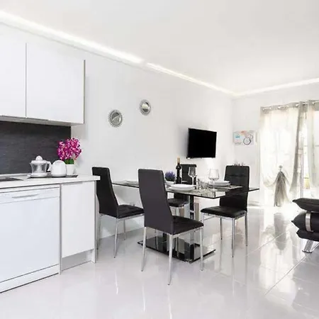 Apartment Manuda Luxury