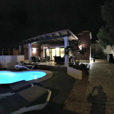 Amaneceres Villa *