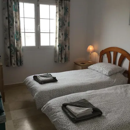 Apartment Lovely 2 Bedroom In