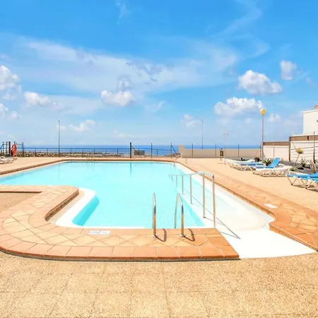 Beautiful House With Pool Apartment