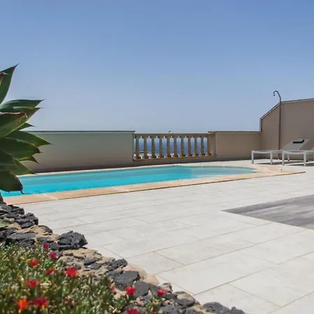 Villa Luxurious With Amazing Sea View And Pool