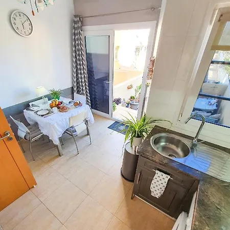 Deluxe From In Apartment *