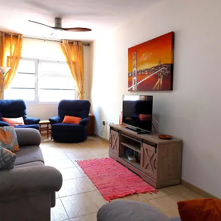 Litha House, 3 Bed Set Over 3 Floors 2 Mins From And Amenities *