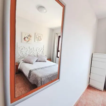 Piscina & Wifi. Sunny Apartement, Swimming Pool. Appartamento