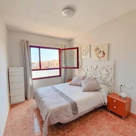 Piscina & Wifi. Sunny Apartement, Swimming Pool. Caleta De Fuste