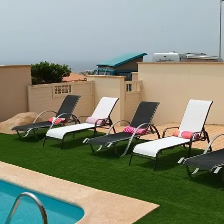 Villa Beautiful, Spacious Villa, Heated Pool, Sleeps Eight, With Quality Furnishings