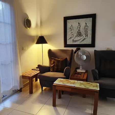 1 Bedroom In The Center Of Apartment
