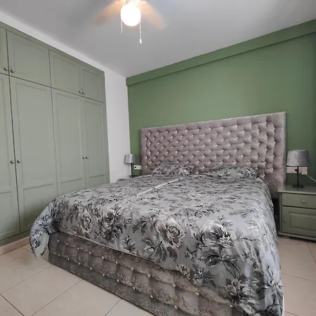 1 Bedroom In The Center Of Apartment