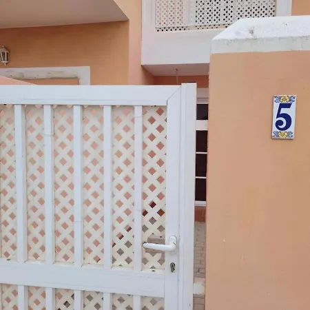 Funcional En Residencial Con Piscina En Inmejorable Ubicacion En Centro De La Isla Apartment *