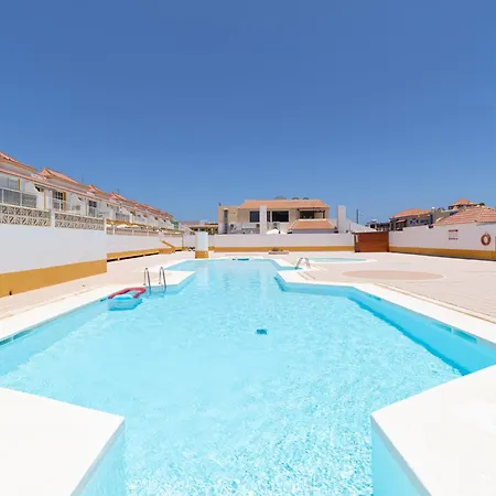 Apto Con Piscina En La Zona De Castillo Apartment *