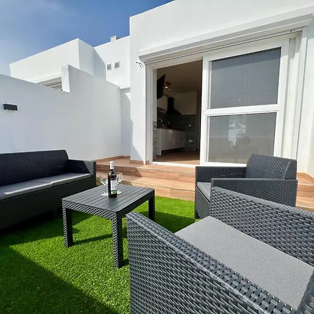 Apartment Mit Meerblick Und Gemeinschaftspool