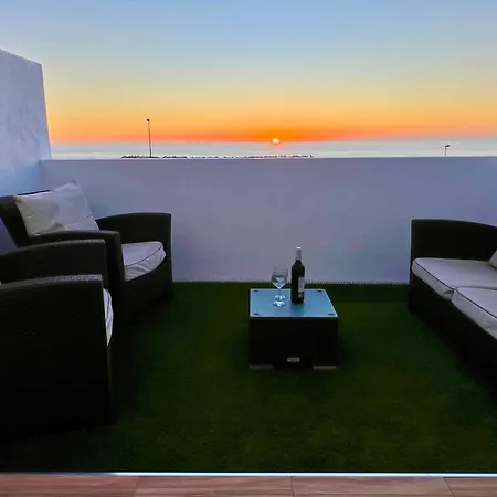 Apartment Mit Meerblick Und Gemeinschaftspool