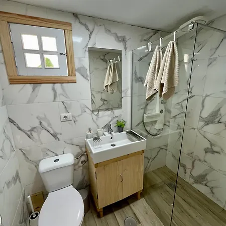 Helen House Apartment