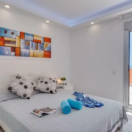 Villas Elena Y Mario Ocean View, Heated Pool, Fast Fiber Villa *