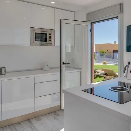Villas Elena Y Mario Ocean View, Heated Pool, Fast Fiber