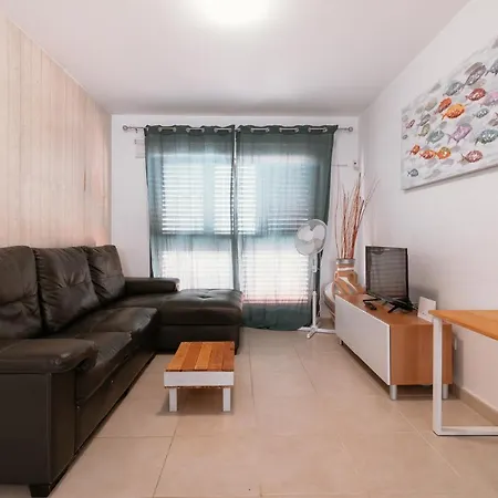 Flatguest + Beach + Pool + Wifi Apartment *