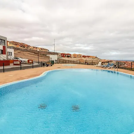 Flatguest + Beach + Pool + Wifi