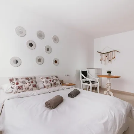 Apartment Flatguest + Beach + Pool + Wifi *