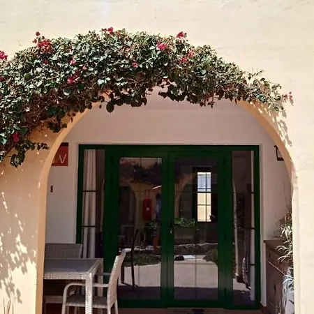 Apartment Inviting 1-bed On Castillo Mar *