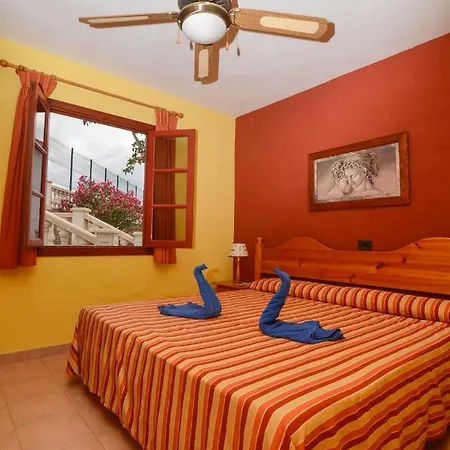 Castillo Holiday park 2*