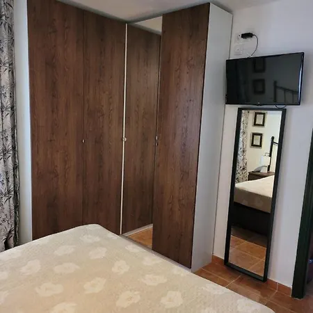 Rosy Puerta Del Sol Apartment *