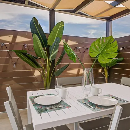 Oasis By Aloha Bay Apartment