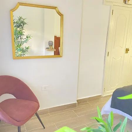Apartamento Con Piscina Cerca De Playa Del Castillo Apartment *