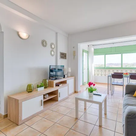 Apartment Homeforguest Con Piscina En