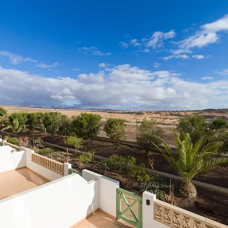 Apartment Homeforguest Con Piscina En