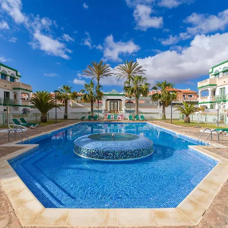 Homeforguest Con Piscina En *