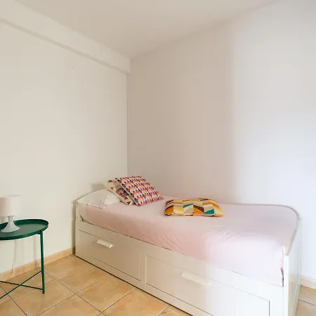 Homeforguest Con Piscina En Apartment