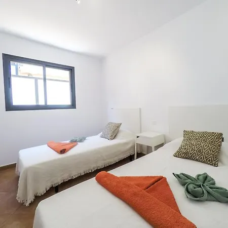 Miramar Stunning Sea View - 2 Bedrooms, Wifi, Pool Holiday home *