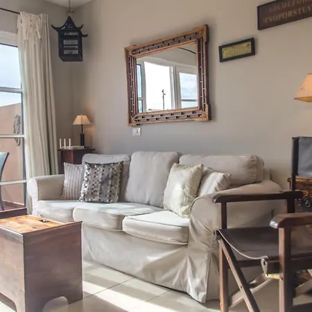 Exotic And Sunny Esmeralda Apartment