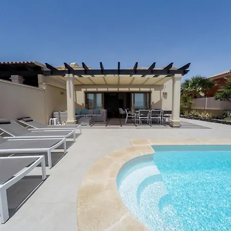 Luxurious With Amazing Sea View And Pool Villa *