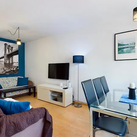 Holiday home Modern 3 Bedroom House With Large Pool And Fast Internet, 100ft From The Sea - Sleeps 6