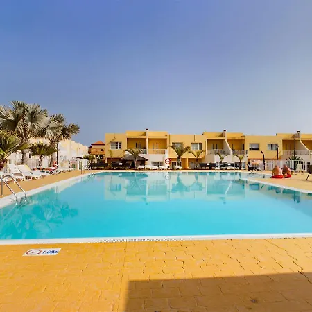 Holiday home Modern 3 Bedroom House With Large Pool And Fast Internet, 100ft From The Sea - Sleeps 6 Caleta De Fuste