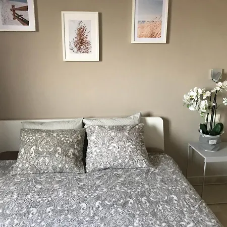Belle Vue Triplex On The Hill Apartment