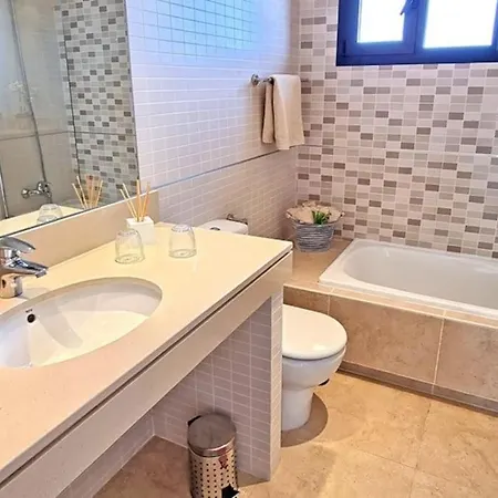 Ocean View Apartment *