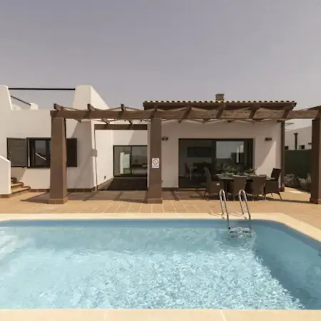 Lightbooking Pueblo Majorero Piscina Climatizada Jove 10 Villa